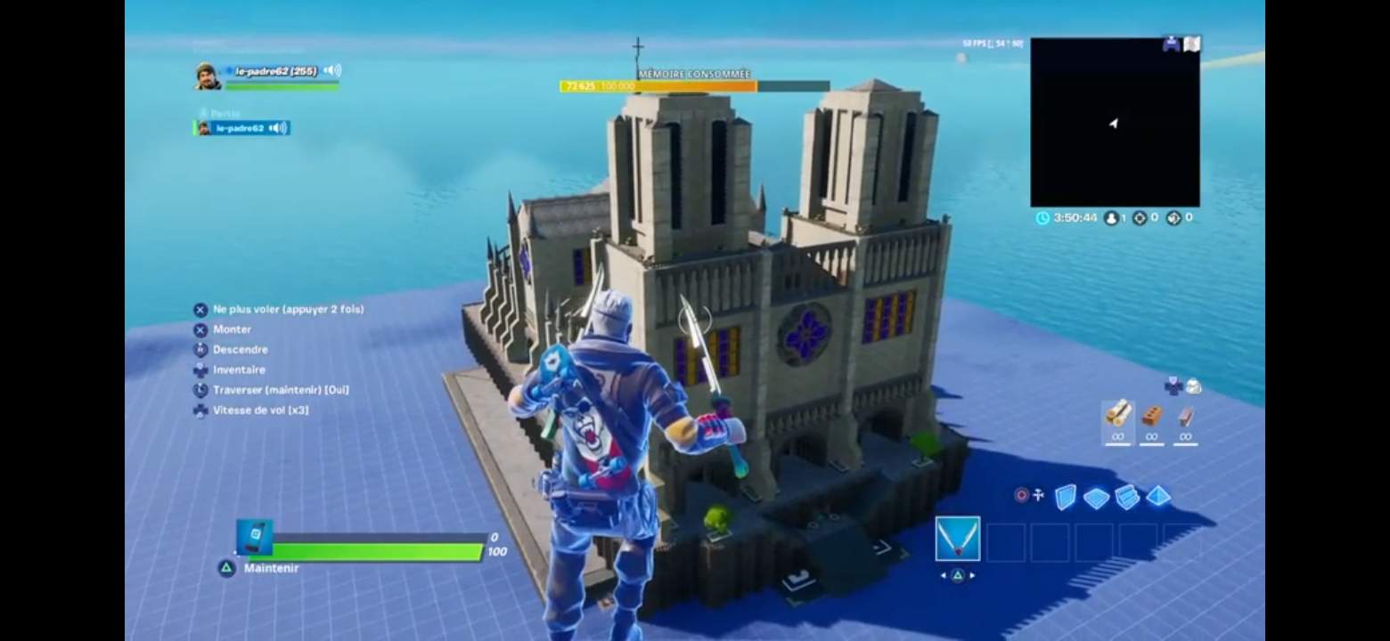 NOTRE-DAME  INCENDIE